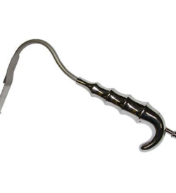 Solid Blade Breast Retractor with teeth, Narrow, 9.2cm x 1.6cm